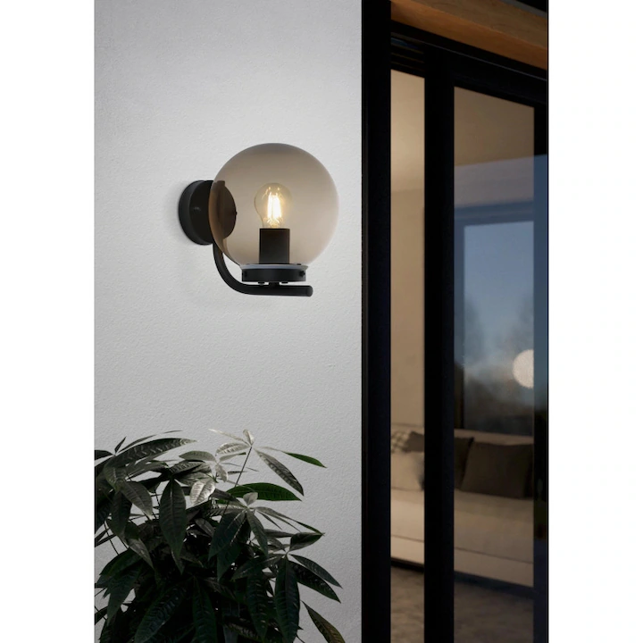 Aplica exterior EGLO Taverna, metal negru, glob sticlă fumurie